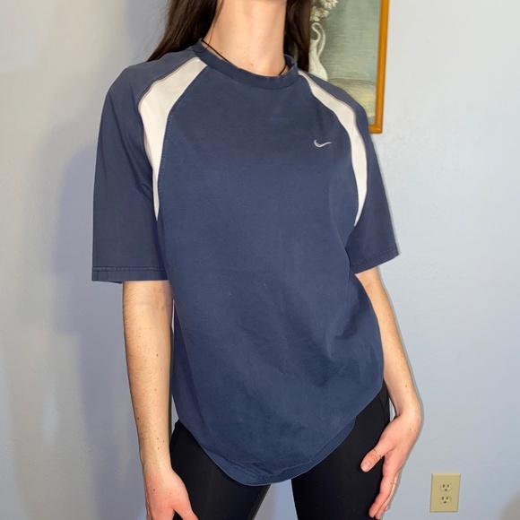 Men's Blue Athletic Nike T-Shirt (with mesh back) - Picture 3 of 6